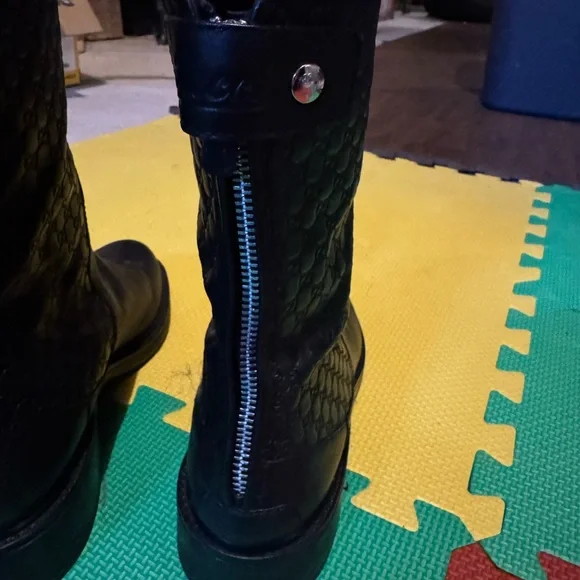Women’s Gucci boots, size 39 - Picture 3 of 9